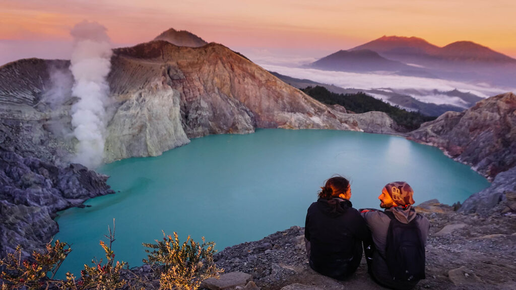 Fakta Unik Tentang Kawah Ijen dan Blue Fire