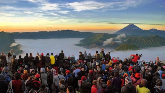 Bromo di Musim Kemarau vs Musim Hujan: Mana yang Lebih Keren?