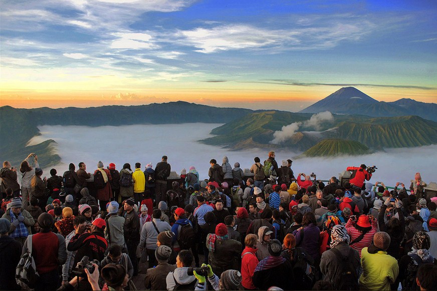 Bromo di musim kemarau vs musim hujan