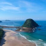 Pantai Merah kenapa Wajib Masuk Daftar Liburan Kamu?