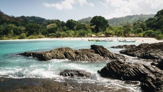 7 Surga Tersembunyi di Banyuwangi yang Gak Kalah dari Bali