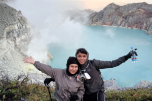 Hiking Kawah Ijen: Panduan Lengkap Pendakian Menuju Blue Fire dan Danau Toska