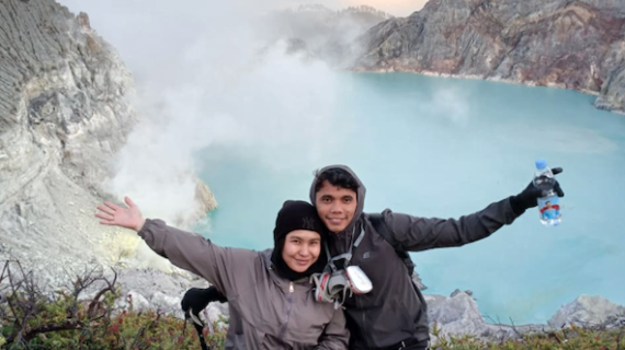 Hiking Kawah Ijen: Panduan Lengkap Pendakian Menuju Blue Fire dan Danau Toska