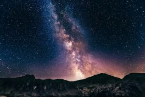 Milkyway Kawah Ijen: Keindahan Langit Malam yang Jarang Disaksikan Wisatawan