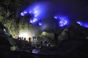 Pendakian Kawah Ijen: Panduan Lengkap untuk Pemula hingga Menikmati Blue Fire