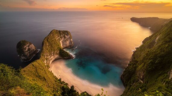 4 Rekomendasi Pantai Bali yang Wajib Dikunjungi untuk Liburan Tak Terlupakan