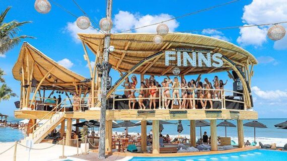 Finns Beach Club Bali, Destinasi Sunset dan Beach Club Terpopuler di Pulau Dewata