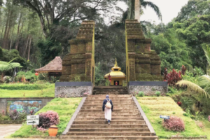 Wisata Gunung Kawi, Destinasi Religi dan Budaya yang Sarat Makna di Malang