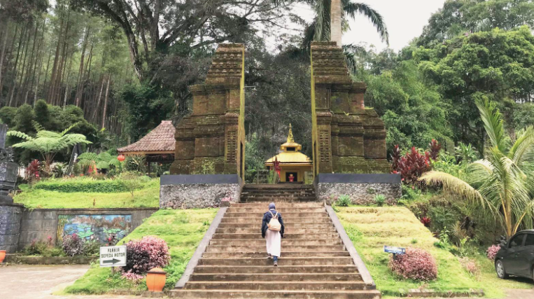 wisata gunung kawi