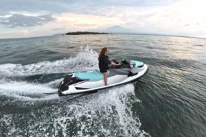 Tabuhan Watersport, Sensasi Bermain Jet Ski di Perairan Eksotis Banyuwangi