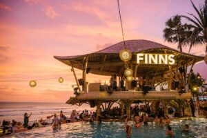 rekomendasi beach club