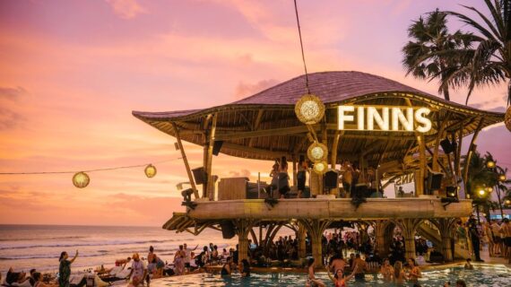 5 Rekomendasi Beach Club Bali untuk Santai dan Nikmati Suasana Panta