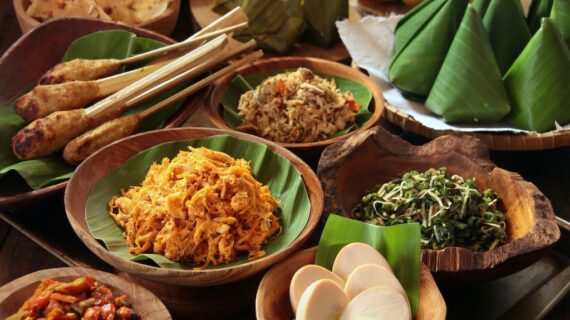 Kuliner Viral Bali: Rekomendasi Makanan Hits yang Wajib Dicoba Saat Liburan